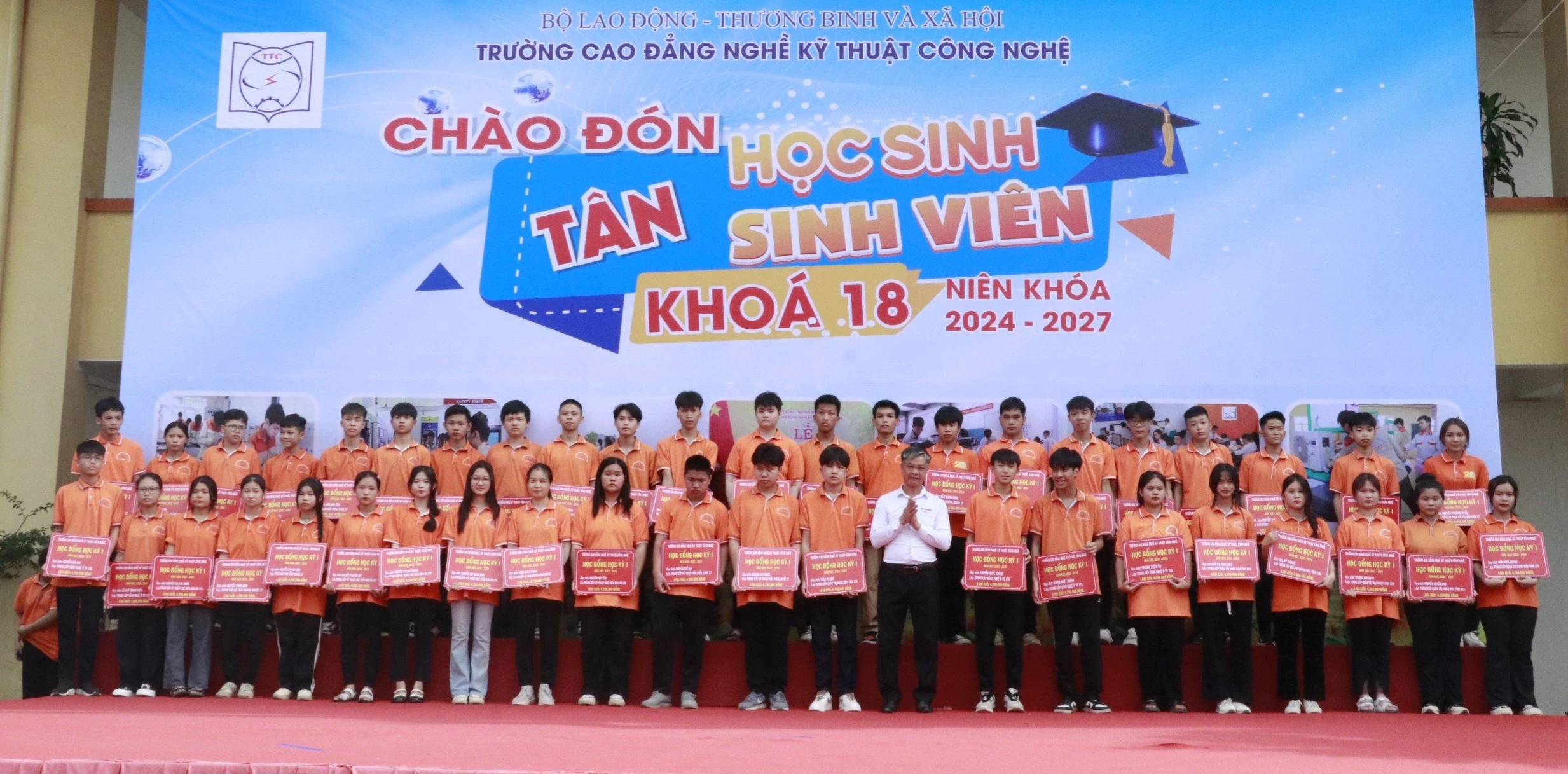 Thumbnail Trường Cao đẳng nghề Kỹ thuật công nghệ đón hơn 500 học sinh, sinh viên nhập học hệ 9+