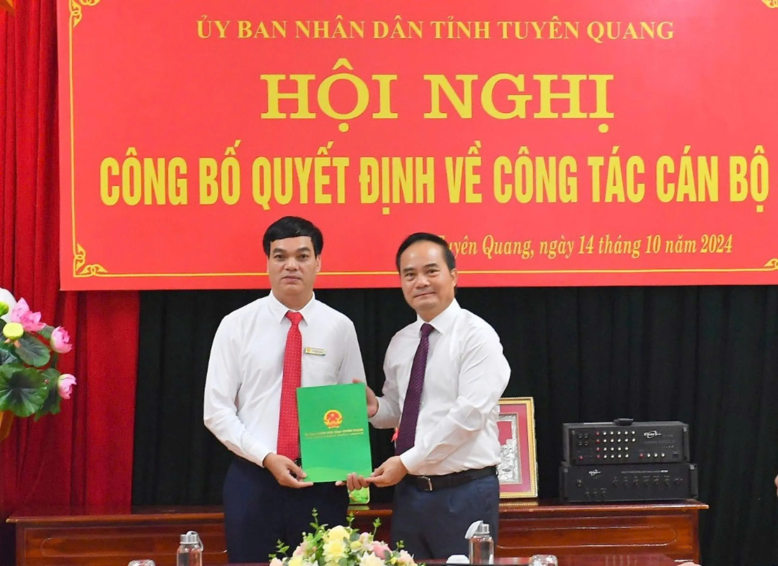 Thumbnail Giới thiệu chức danh và chữ ký của Hiệu trưởng trường Cao đẳng nghề Kỹ thuật - Công nghệ Tuyên Quang