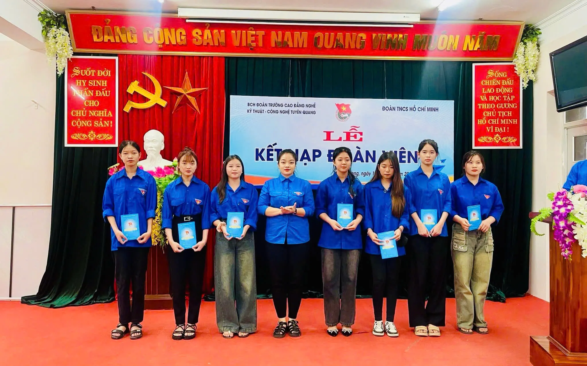 Thumbnail Đoàn trường Cao đẳng nghề Kỹ thuật - Công nghệ Tuyên Quang tổ chức Lễ kết nạp Đoàn viên Thanh niên năm 2025