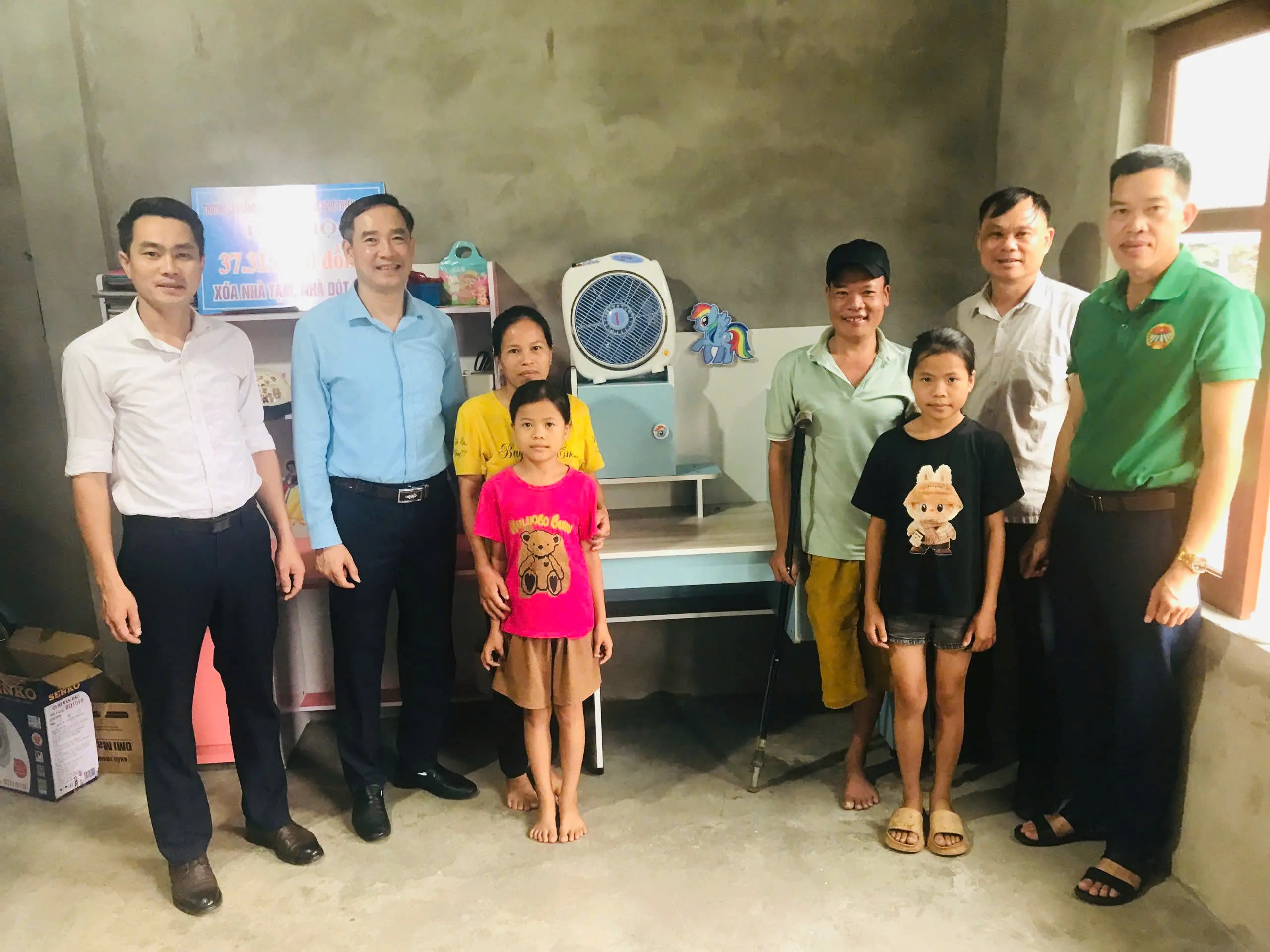 Thumbnail Khánh thành và bàn giao nhà cho học sinh nghèo vượt khó