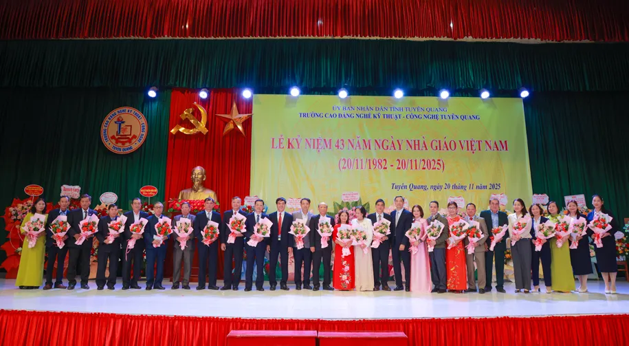 Thumbnail Lễ kỷ niệm 43 năm ngày Nhà giáo Việt Nam 20/11 (20/11/1982 – 20/11/2025)