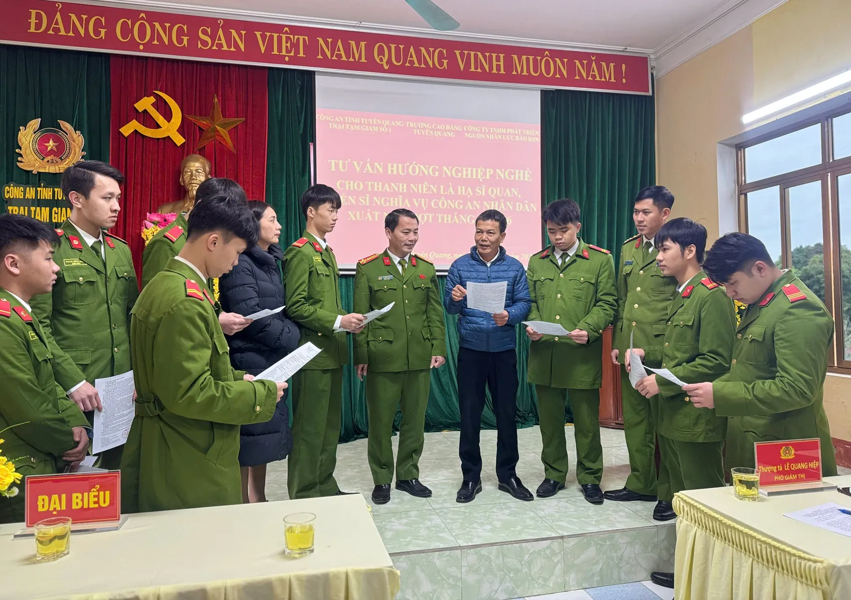 Thumbnail Tư vấn hướng nghiệp cho các chiến sỹ nghĩa vụ Công an xuất ngũ