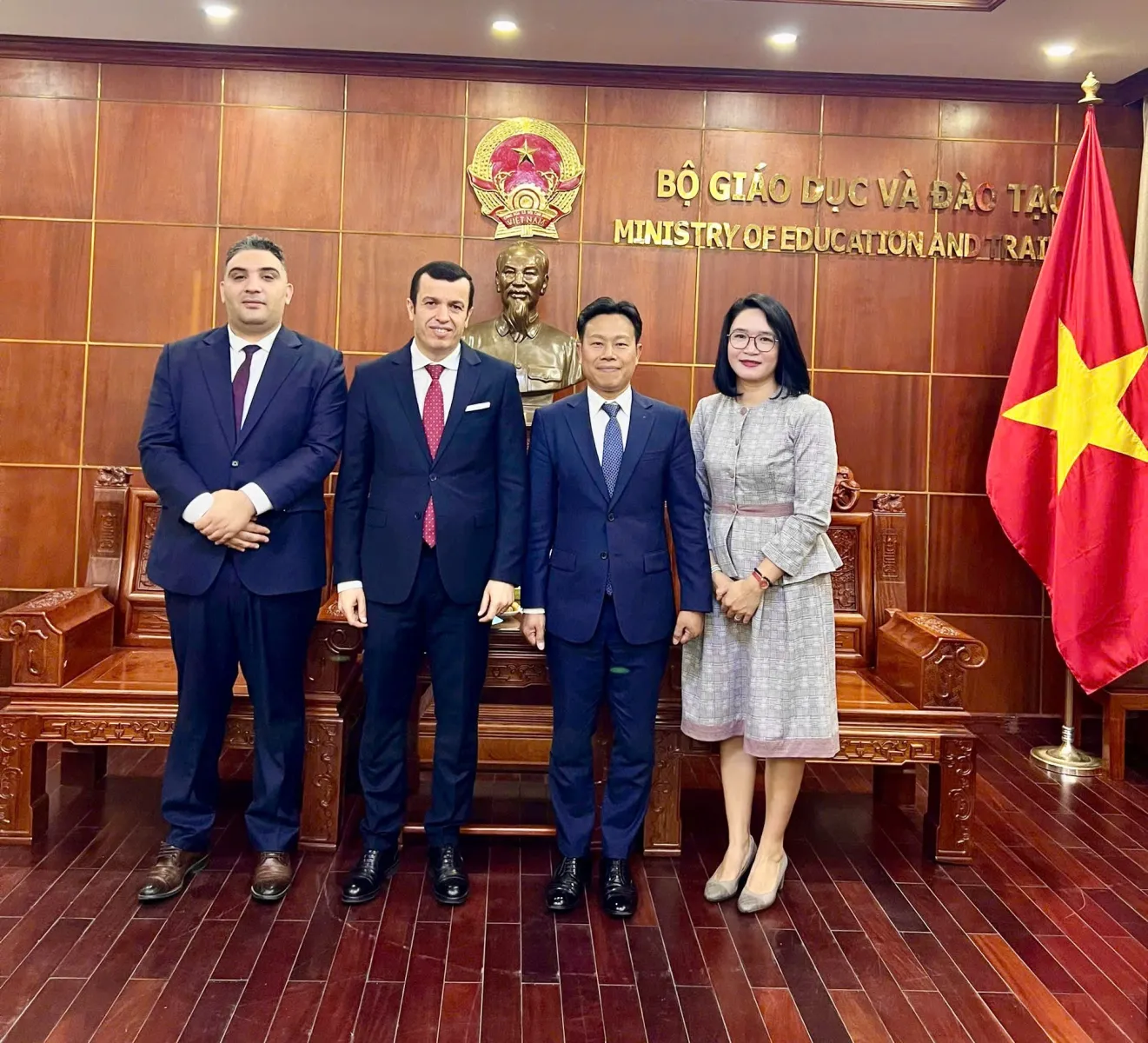 Thumbnail Tăng cường hợp tác giáo dục đại học giữa Việt Nam và An-giê-ri