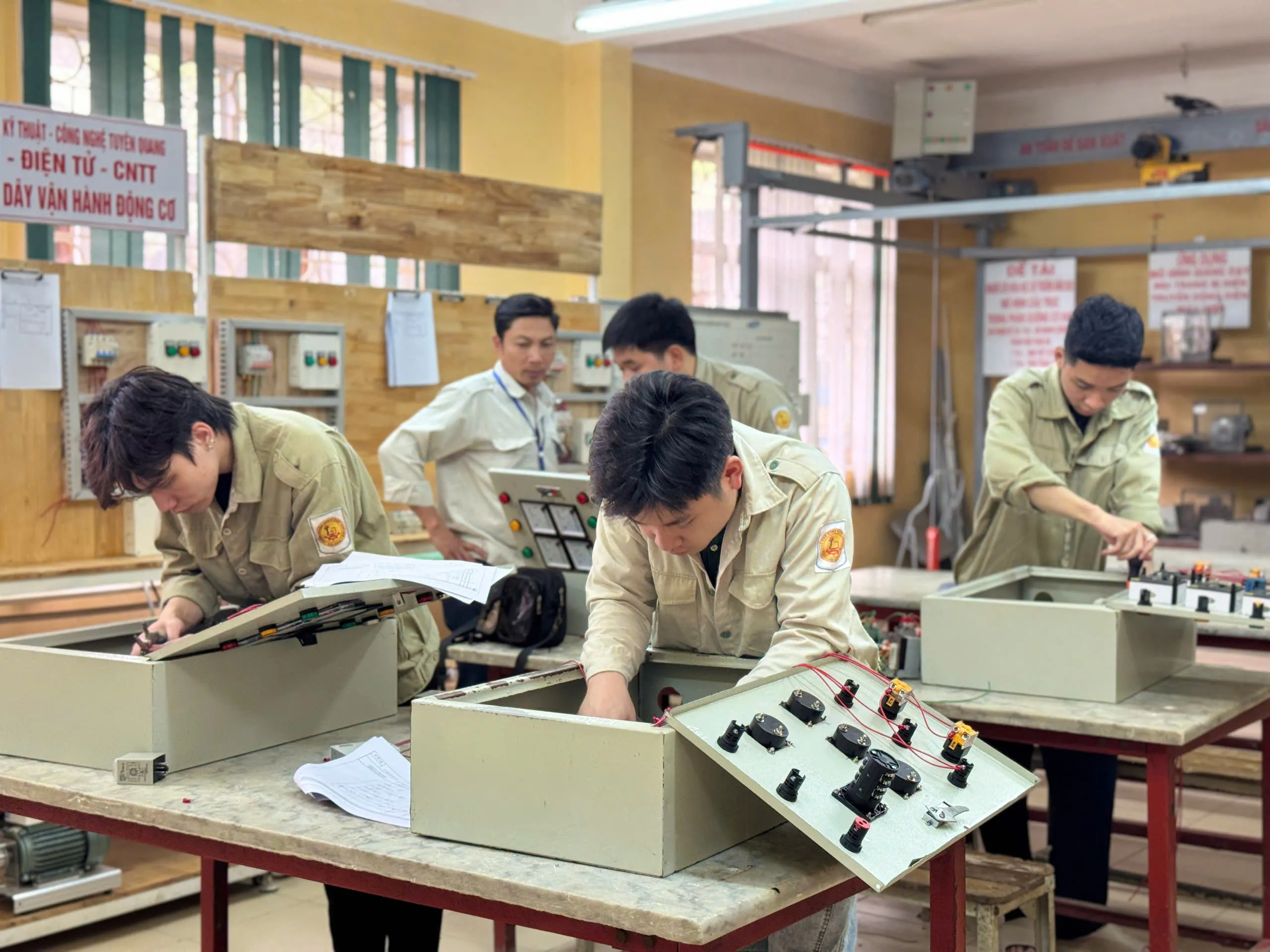 Thumbnail Sinh viên K20 Trường Cao đẳng Tuyên Quang bước vào kỳ thi tốt nghiệp