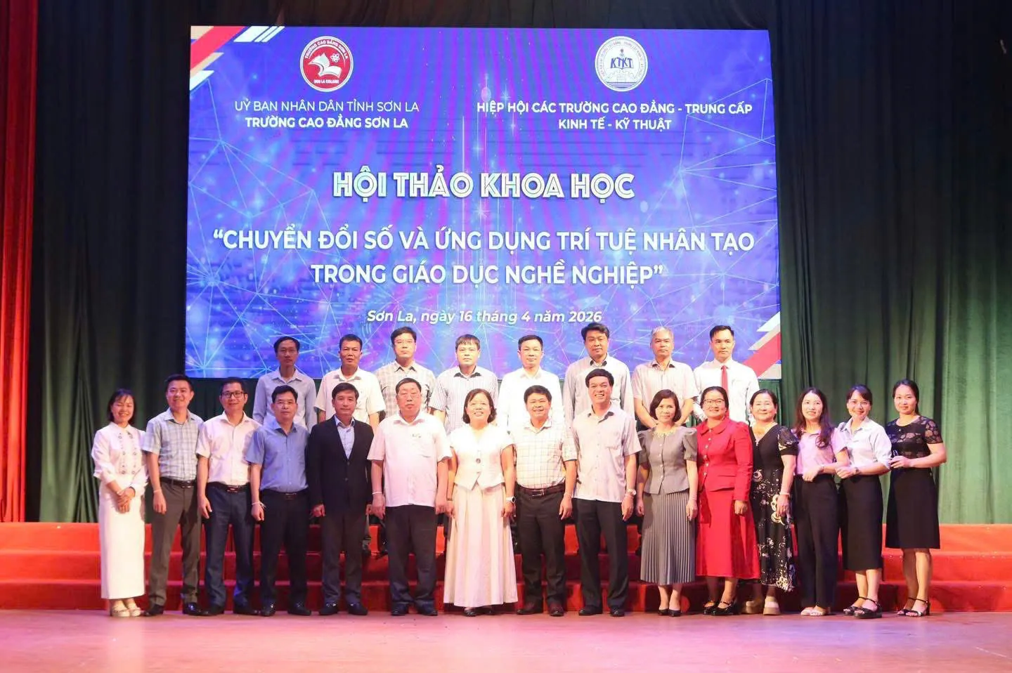 Thumbnail Trường Cao đẳng Tuyên Quang tham dự Hội thảo khoa học về chuyển đổi số và ứng dụng Trí tuệ nhân tạo trong Giáo dục nghề nghiệp