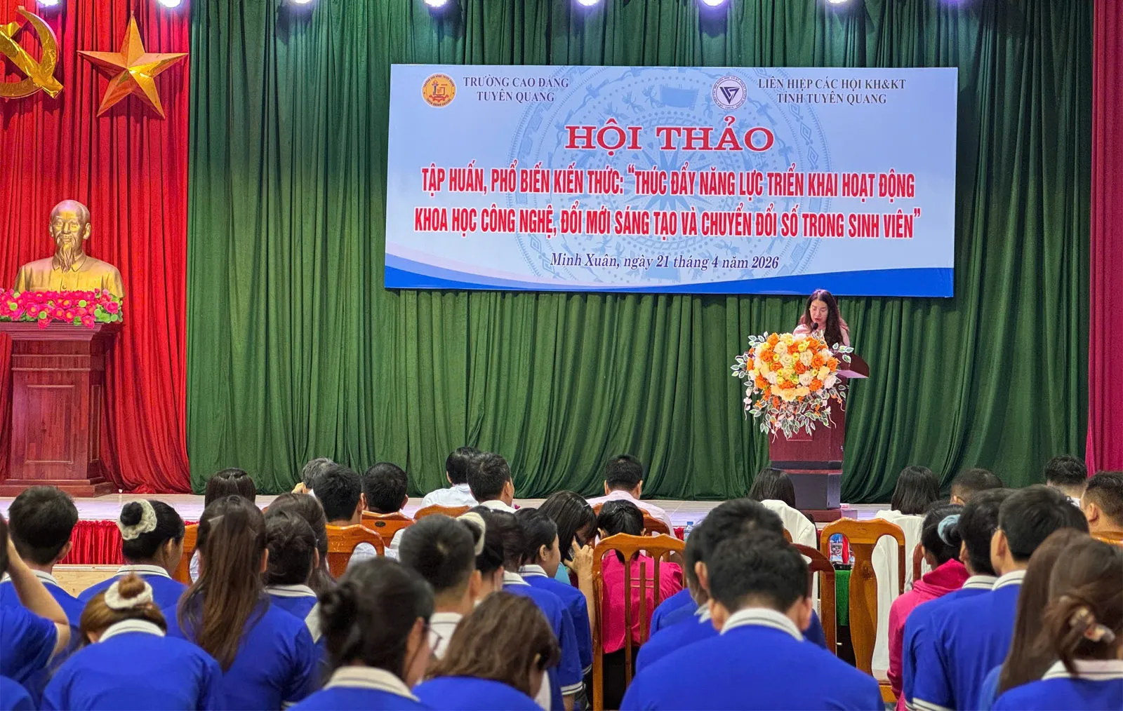 Thumbnail Hội thảo thúc đẩy năng lực triển khai hoạt động khoa học công nghệ, đổi mới sáng tạo và chuyển đổi số trong Học sinh, sinh viên trường Cao đẳng Tuyên Quang