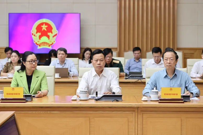 Các Thứ trưởng Bộ GDĐT dự buổi làm việc